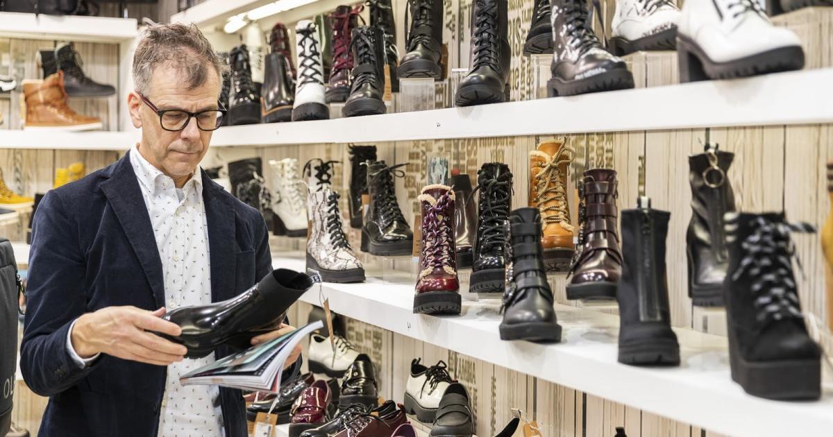 靴 VIAVANDA / VIA SHORT BOOTS VIAVANDA】VIA Short Boots / BLACK